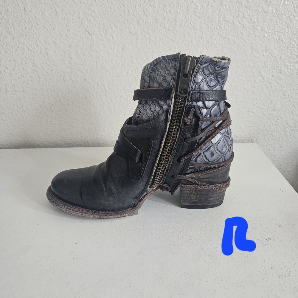 Freebird by Steven Black Leather Ankle Boots - Picture 8 of 13